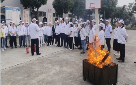 绷紧安全弦  筑牢防火墙—j9.com网址誉丰发展消防器材使用培训及实操演练